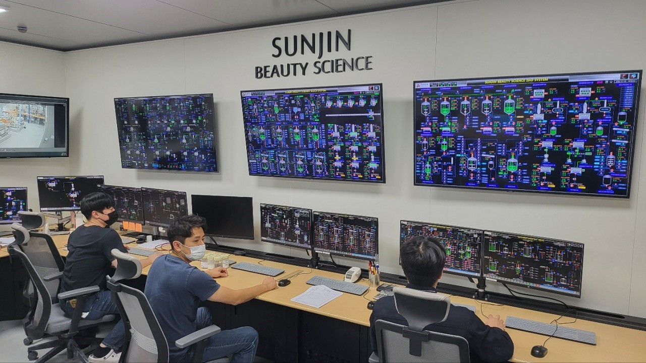 스마트 팩토리 컨트롤룸